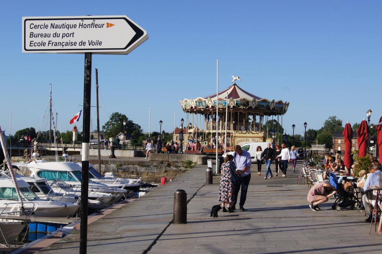 Le Perchoir De St-Antoine - Centre Historique D'Honfleur Avec Vue Sur Le Port, Netflix, Jeux, Vinyles Apartment Luaran gambar